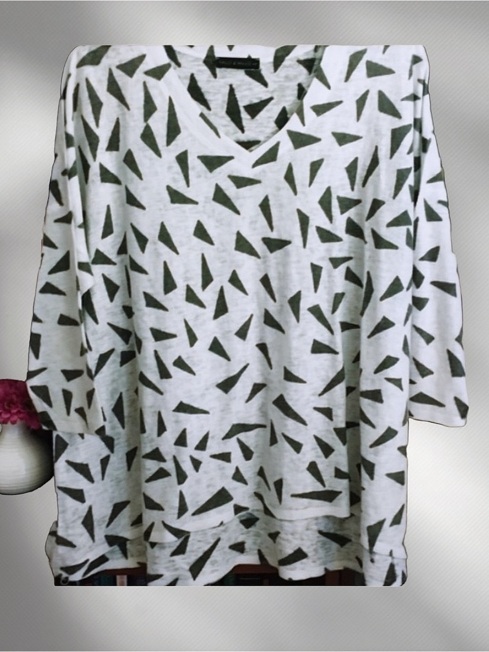 || Nally & Millie || Tiered Hem V-Neck